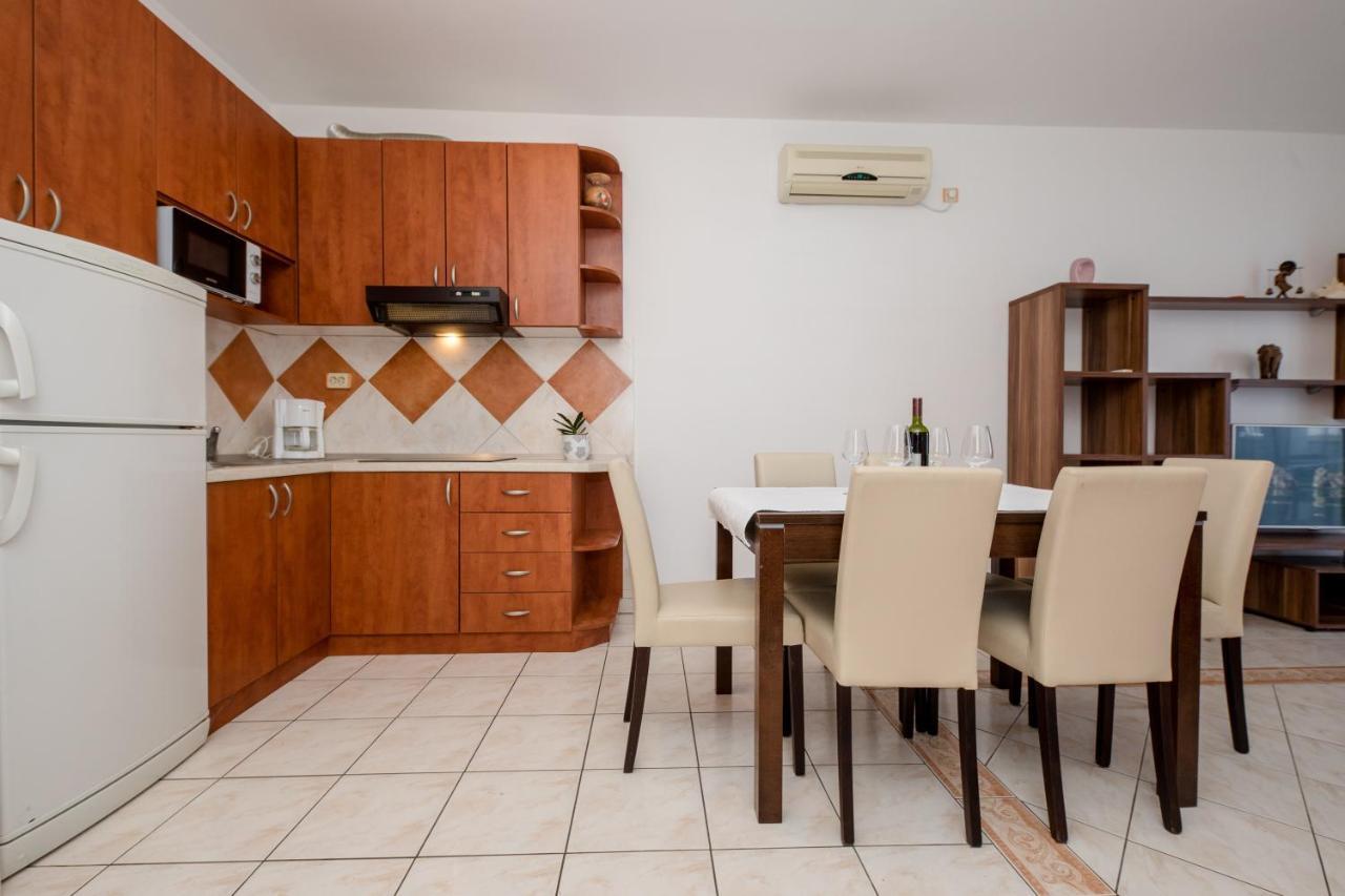Apartments And Rooms By The Sea Supetarska Draga - Gornja, Rab - 11579 Exterior photo